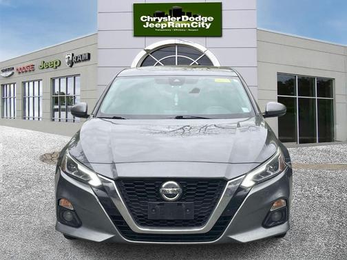 Gun Metallic 2019 Nissan Altima 2.5 SV