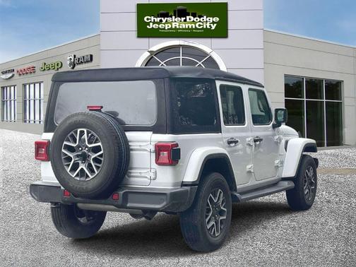 Bright White Clearcoat 2024 Jeep Wrangler Sahara