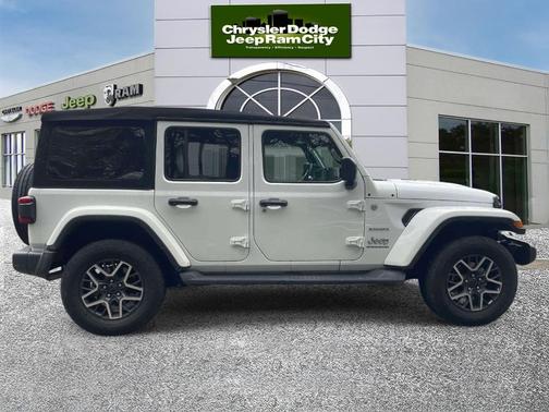 Bright White Clearcoat 2024 Jeep Wrangler Sahara