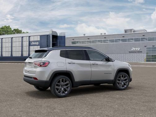 Silver Zynith 2026 Jeep Compass Limited