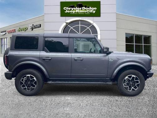 Gray Metallic 2024 Ford Bronco Outer Banks