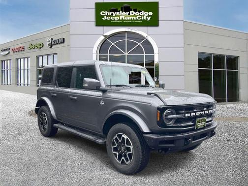 Gray Metallic 2024 Ford Bronco Outer Banks
