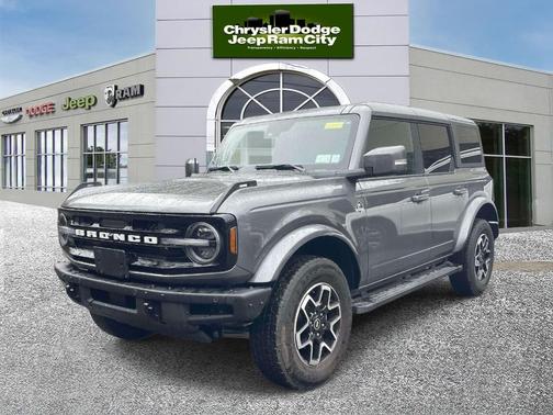 Gray Metallic 2024 Ford Bronco Outer Banks