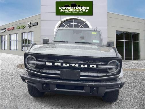 Gray Metallic 2024 Ford Bronco Outer Banks