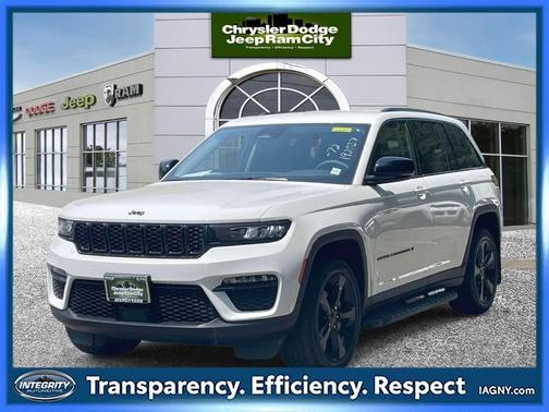 Bright White Clearcoat 2023 Jeep Grand Cherokee Limited