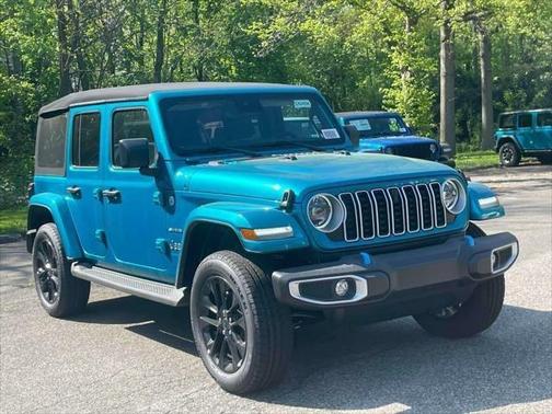 Pearlcoat 2024 Jeep Wrangler 4xe Sahara
