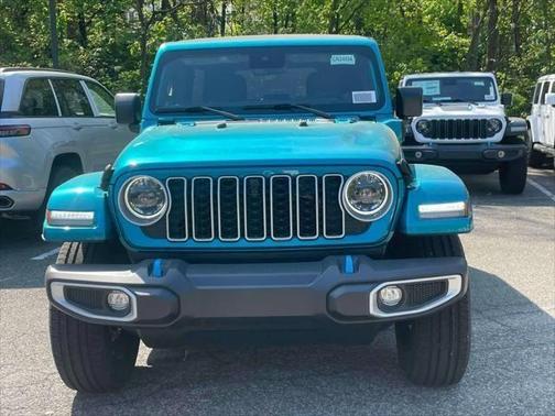 Pearlcoat 2024 Jeep Wrangler 4xe Sahara