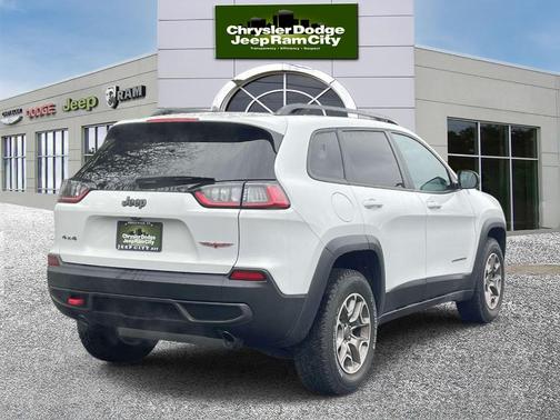 Bright White Clearcoat 2022 Jeep Cherokee Trailhawk