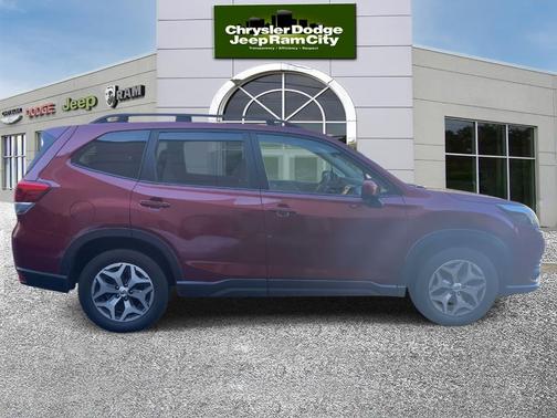 2023 Subaru Forester Premium