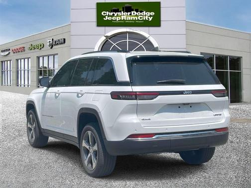 Bright White Clearcoat 2023 Jeep Grand Cherokee Limited