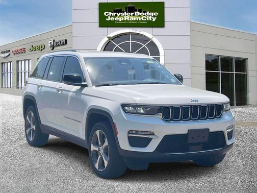 Bright White Clearcoat 2023 Jeep Grand Cherokee Limited