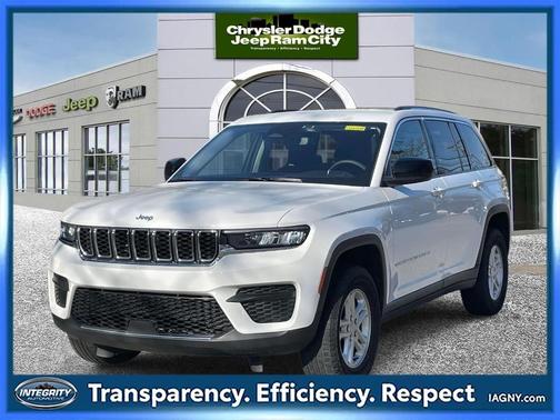 2023 Jeep Grand Cherokee Laredo