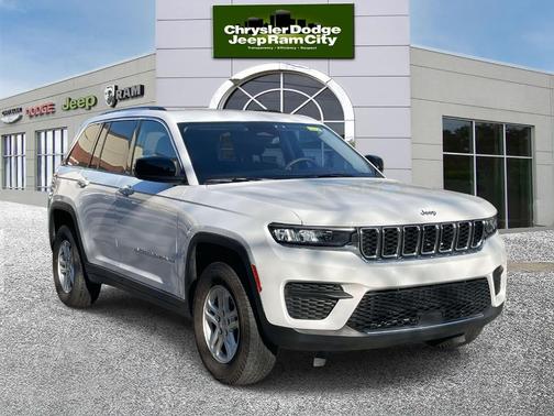 2023 Jeep Grand Cherokee Laredo