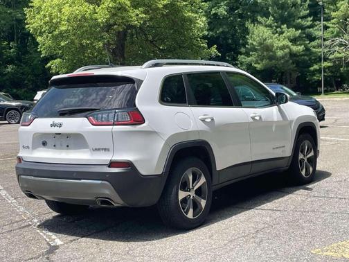 Bright White Clearcoat 2019 Jeep Cherokee Limited