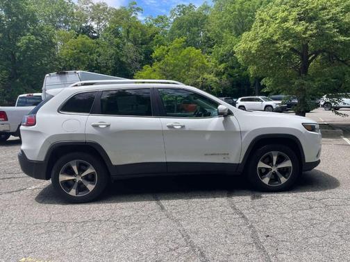 Bright White Clearcoat 2019 Jeep Cherokee Limited