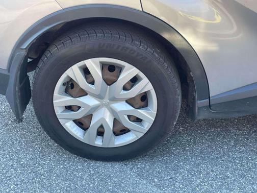 Silver Knockout Metallic 2019 Toyota C-HR XLE