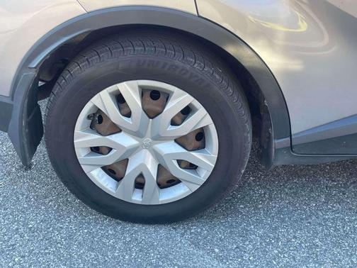 Silver Knockout Metallic 2019 Toyota C-HR XLE