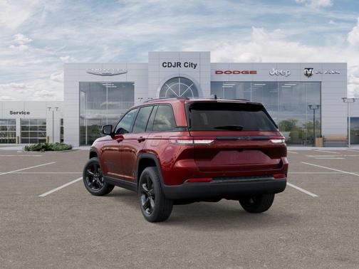 2025 Jeep Grand Cherokee Laredo