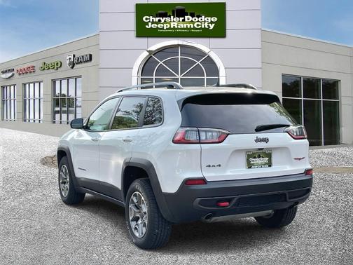 2022 Jeep Cherokee Trailhawk