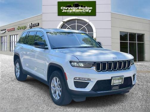 Bright White Clearcoat 2023 Jeep Grand Cherokee Limited
