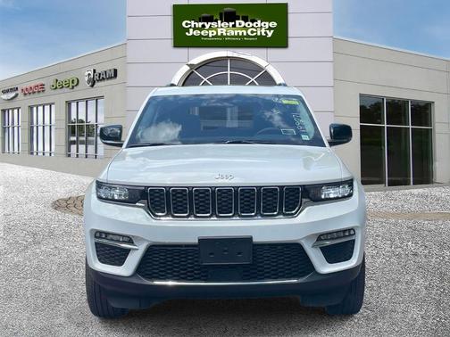 Bright White Clearcoat 2023 Jeep Grand Cherokee Limited