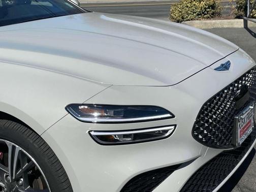 2024 Genesis G70 2.5T