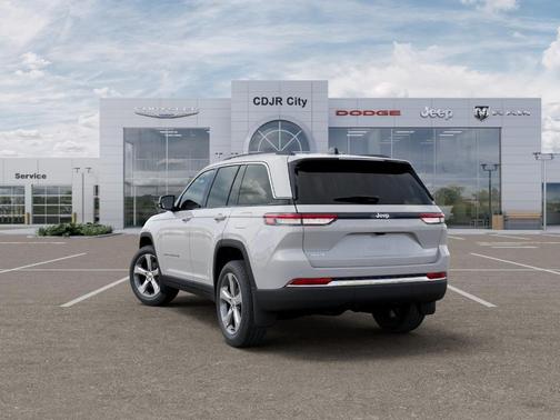 Bright White Clearcoat 2026 Jeep Grand Cherokee Limited