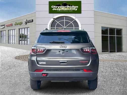 Granite Crystal Clearcoat Metallic 2022 Jeep Compass Trailhawk