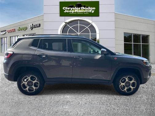 Granite Crystal Clearcoat Metallic 2022 Jeep Compass Trailhawk