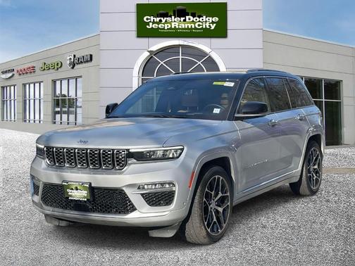 2023 Jeep Grand Cherokee Summit