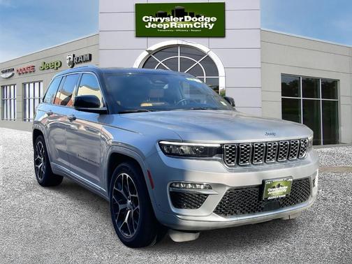 2023 Jeep Grand Cherokee Summit