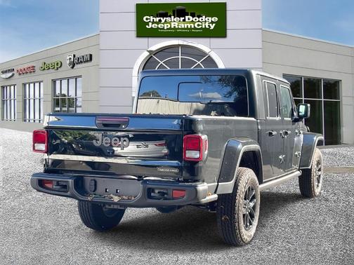 2023 Jeep Gladiator Sport