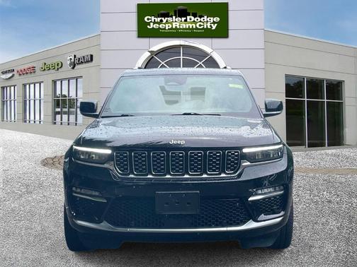 Diamond Black 2023 Jeep Grand Cherokee Summit
