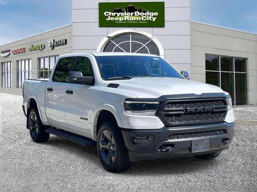 Bright White Clearcoat 2023 RAM 1500 Big Horn