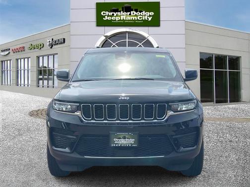 Diamond Black 2023 Jeep Grand Cherokee Laredo