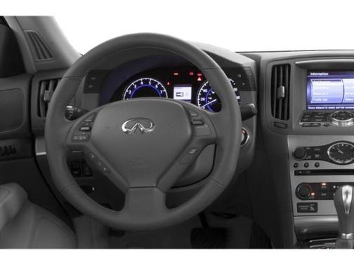 2015 INFINITI Q40 Base