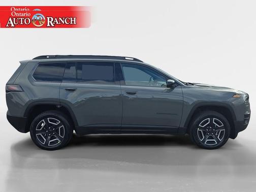 2026 Jeep Cherokee Laredo 4x4