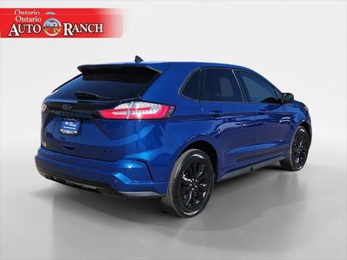 2022 Ford Edge SE