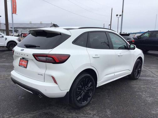2023 Ford Escape ST-Line Elite
