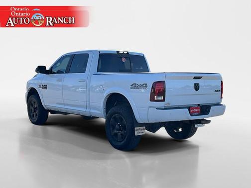 2017 RAM 2500 Laramie Crew Cab 4x4 6'4' Box