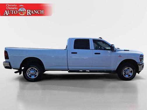 2025 RAM 3500 Tradesman Crew Cab 4x4 8' Box