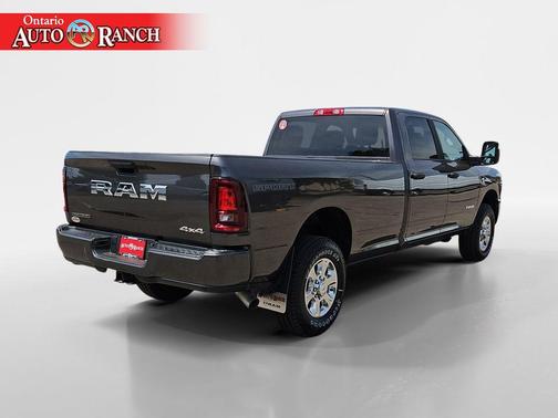 2025 RAM 3500 Big Horn Crew Cab 4x4 8' Box