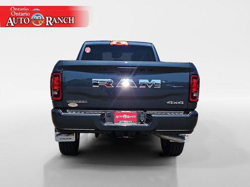 2025 RAM 3500 Big Horn Crew Cab 4x4 8' Box
