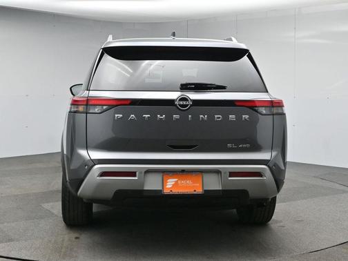 2022 Nissan Pathfinder SL 4WD