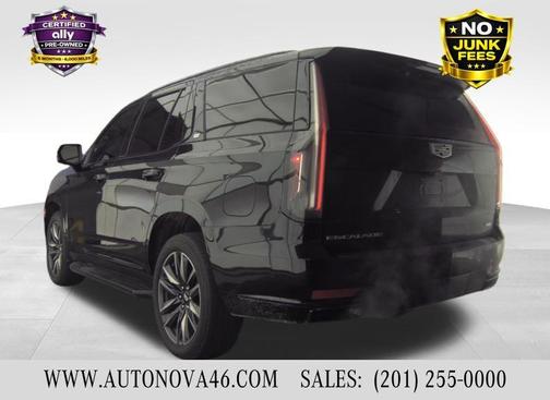 2023 Cadillac Escalade Sport