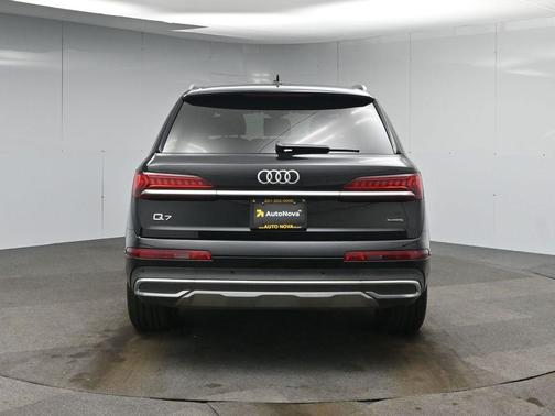 2022 Audi Q7 55 Premium Plus
