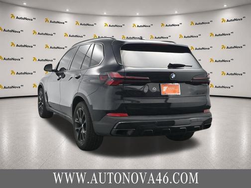 Black Sapphire Metallic 2026 BMW X5 xDrive40i