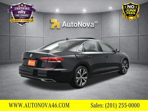 Deep Black 2020 Volkswagen Passat 2.0T SE