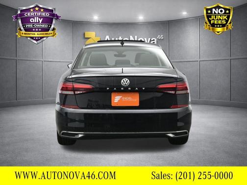 Deep Black 2020 Volkswagen Passat 2.0T SE