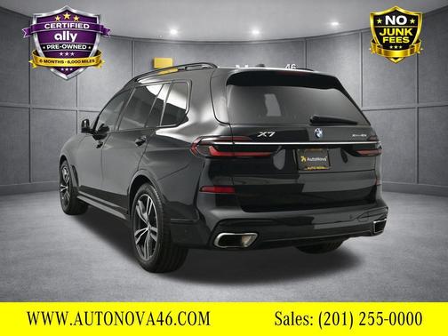 Black Sapphire Metallic 2023 BMW X7 xDrive40i